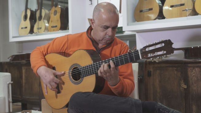 go to Instrument der Gitarren-Götter: Die spanische 'Conde'